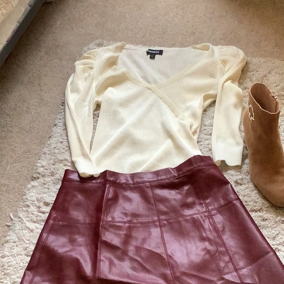 Beautiful Red Faux Leather Dennis Basso NWOT ❤️ - Picture 3 of 7